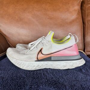 Nike Men’s React Infinity Run Flyknit 2